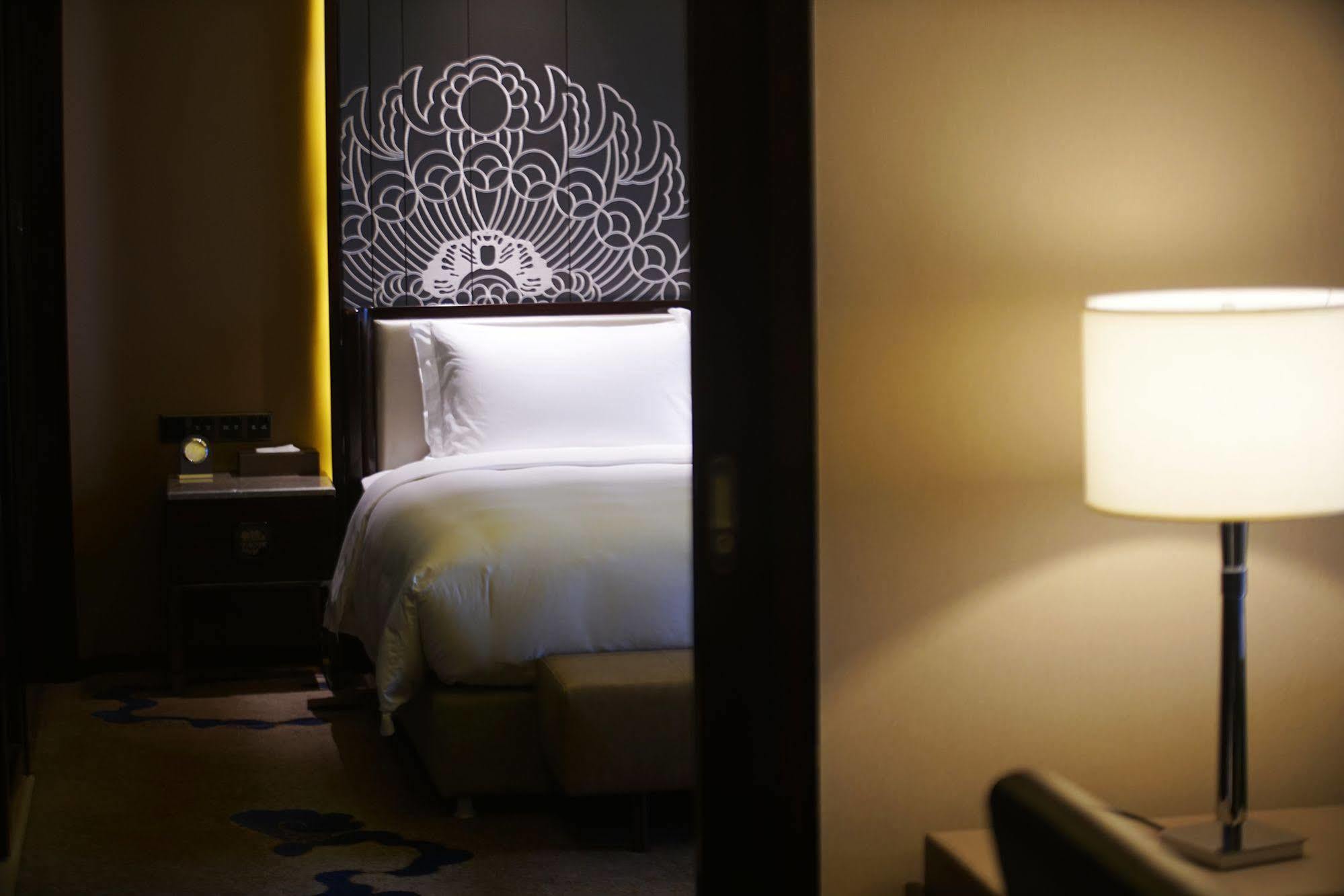 Grand Skylight International Hotel 5*